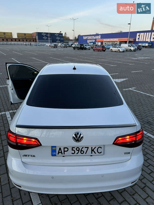 Седан Volkswagen Jetta 2016 в Запоріжжі фото 15 Седан Volkswagen Jetta 2016 в Запоріжжі