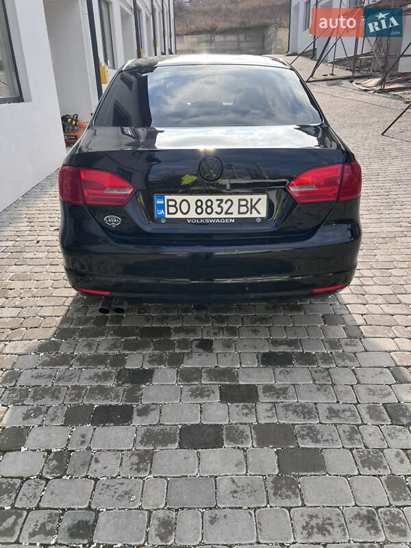 Седан Volkswagen Jetta 2014 в Тернополе фото 11 Седан Volkswagen Jetta 2014 в Тернополе