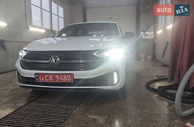 Седан Volkswagen Jetta 2023 в Львові