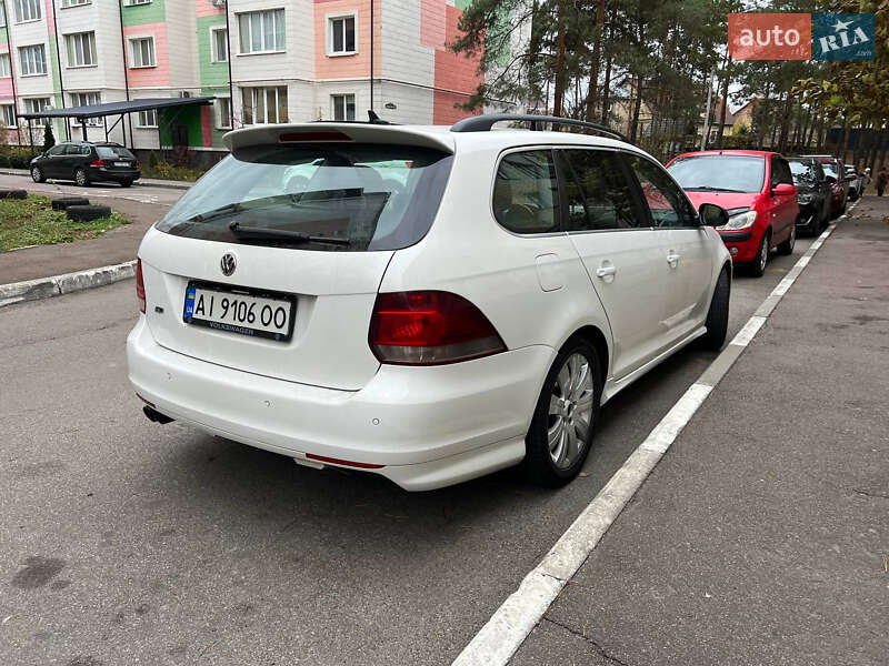 Універсал Volkswagen Jetta 2010 в Бучі