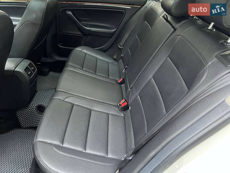 Універсал Volkswagen Jetta 2010 в Бучі