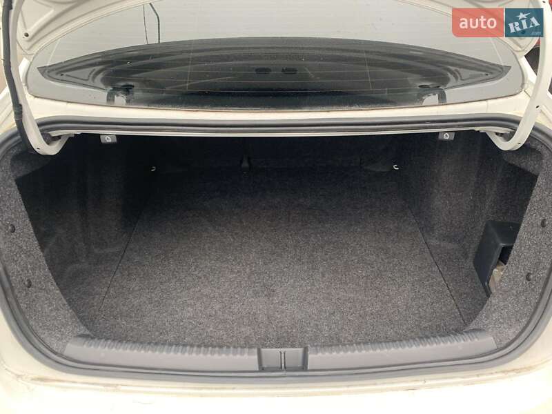 Седан Volkswagen Jetta 2015 в Виннице