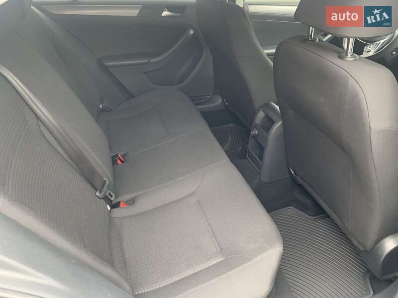 Седан Volkswagen Jetta 2015 в Виннице