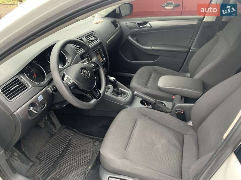 Седан Volkswagen Jetta 2015 в Виннице