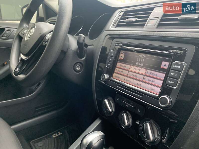 Седан Volkswagen Jetta 2015 в Виннице