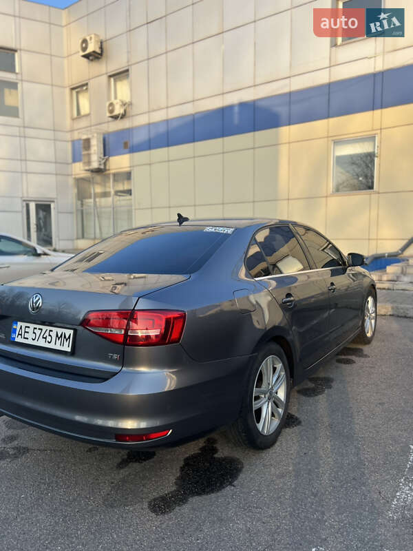 Седан Volkswagen Jetta 2015 в Кривом Роге