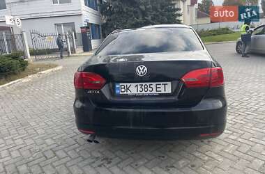 Седан Volkswagen Jetta 2013 в Ровно