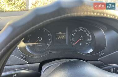 Седан Volkswagen Jetta 2013 в Ровно
