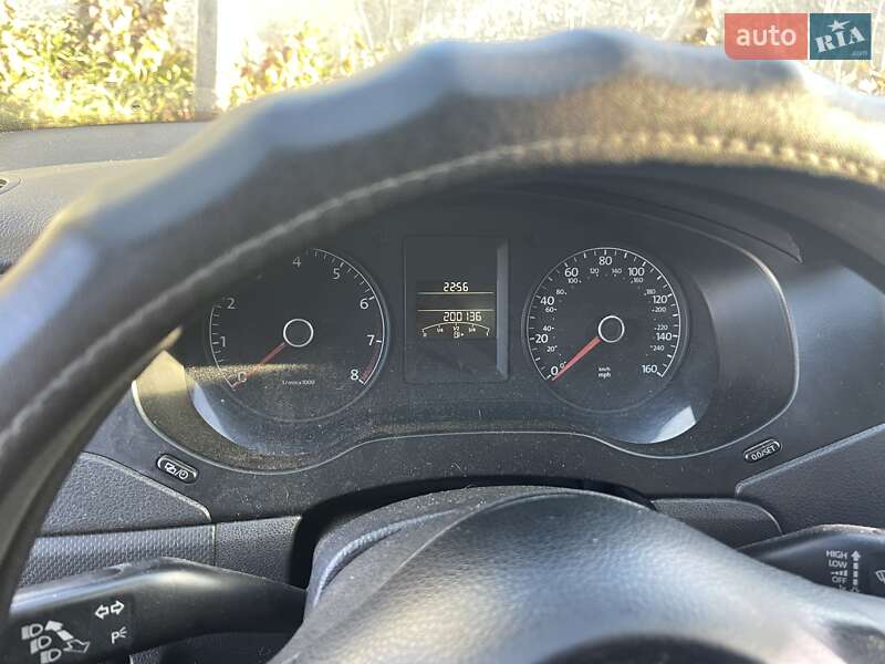 Седан Volkswagen Jetta 2013 в Ровно