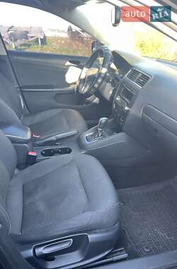 Седан Volkswagen Jetta 2013 в Ровно