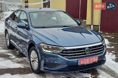 Седан Volkswagen Jetta 2019 в Львове