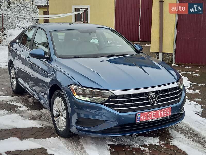 Седан Volkswagen Jetta 2019 в Львове