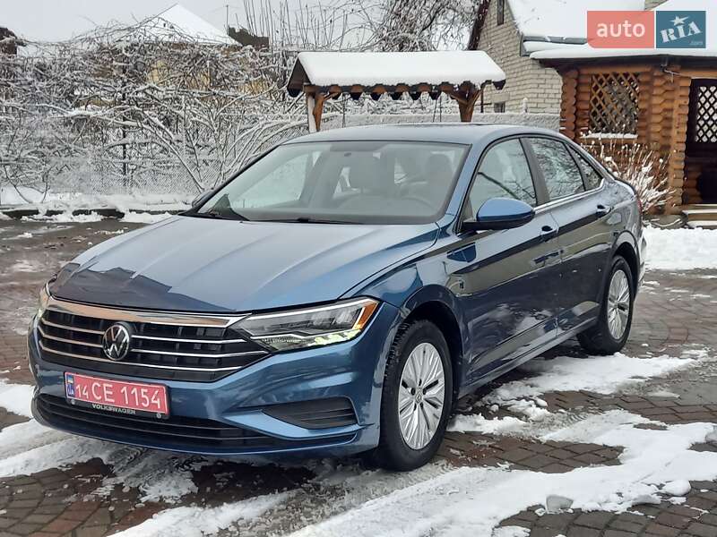 Седан Volkswagen Jetta 2019 в Львове