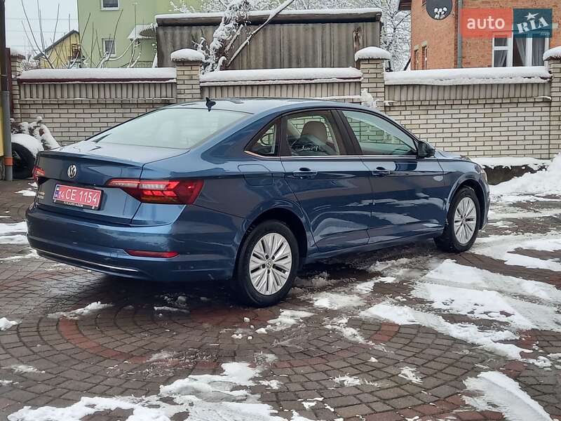 Седан Volkswagen Jetta 2019 в Львове