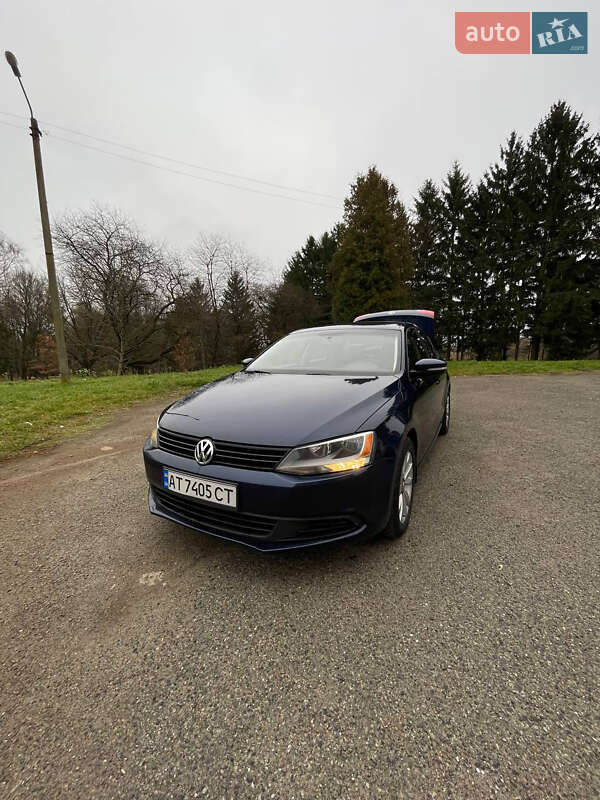 Седан Volkswagen Jetta 2014 в Івано-Франківську