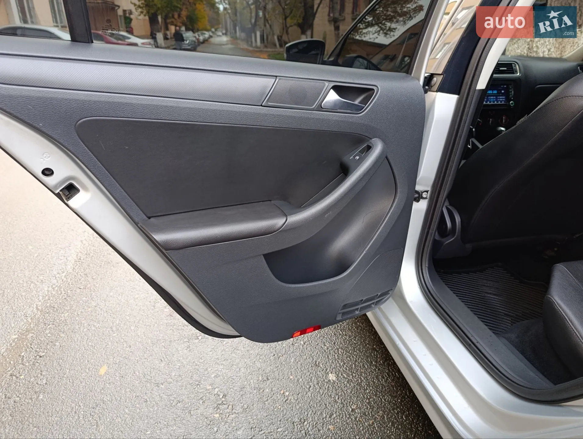 2011 Volkswagen Jetta - мініатюра 16