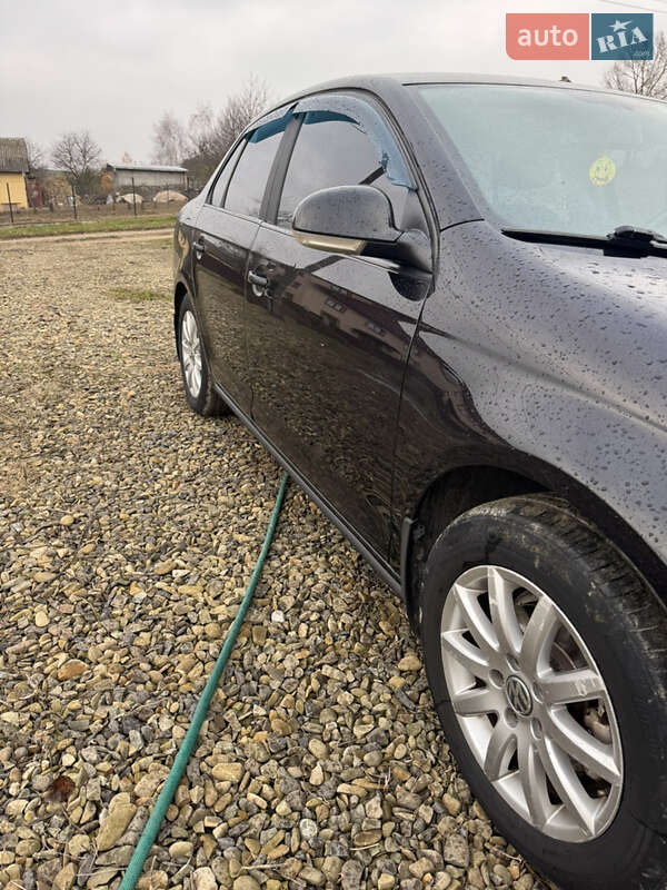 Седан Volkswagen Jetta 2007 в Черновцах