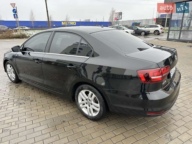 Седан Volkswagen Jetta 2016 в Рівному