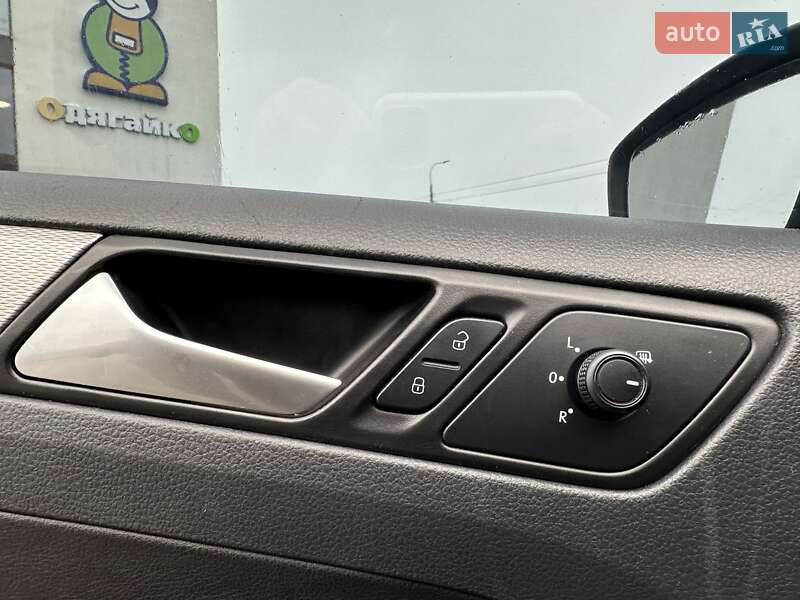 Седан Volkswagen Jetta 2016 в Рівному