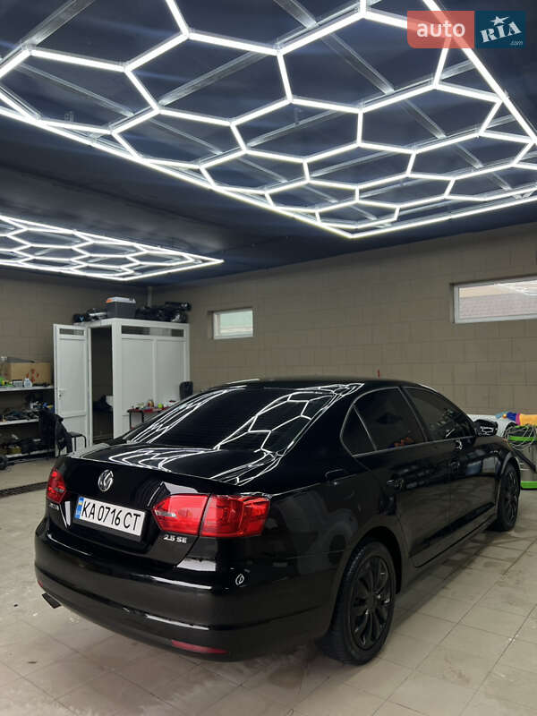 Седан Volkswagen Jetta 2011 в Кропивницькому