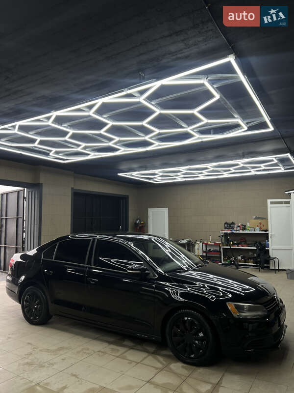 Седан Volkswagen Jetta 2011 в Кропивницькому