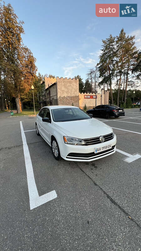 Седан Volkswagen Jetta 2015 в Харькове