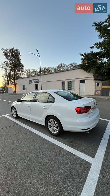 Седан Volkswagen Jetta 2015 в Харькове