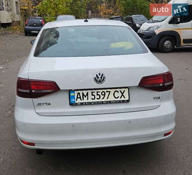 Седан Volkswagen Jetta 2016 в Києві