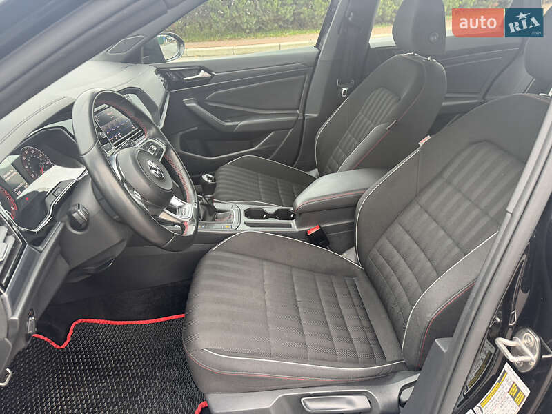 Седан Volkswagen Jetta 2018 в Киеве