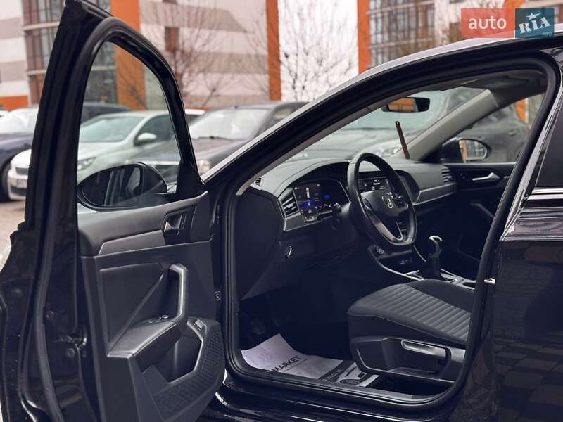 Седан Volkswagen Jetta 2022 в Ивано-Франковске