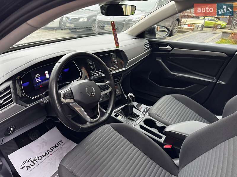 Седан Volkswagen Jetta 2022 в Ивано-Франковске