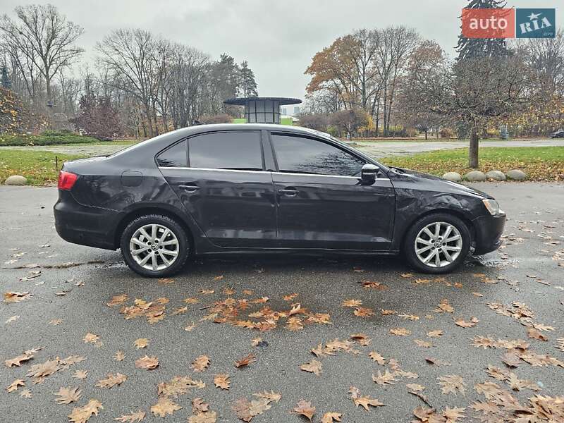 Седан Volkswagen Jetta 2013 в Києві