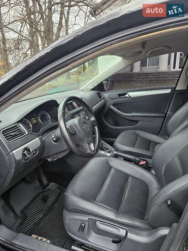 Седан Volkswagen Jetta 2013 в Києві