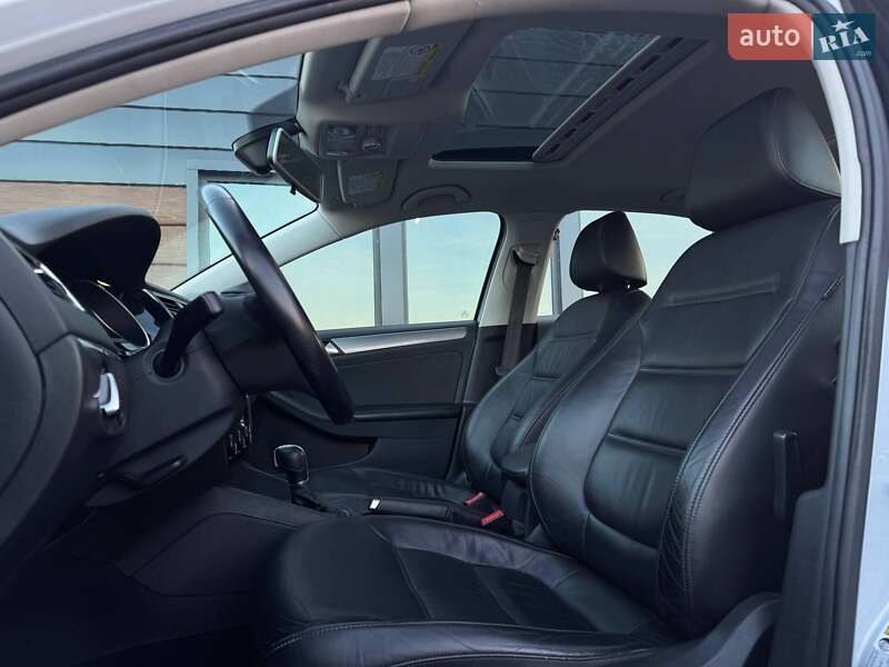 Седан Volkswagen Jetta 2017 в Ровно фото 30 Седан Volkswagen Jetta 2017 в Ровно