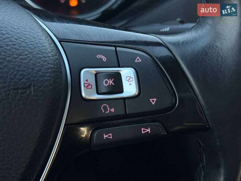 Седан Volkswagen Jetta 2017 в Ровно фото 37 Седан Volkswagen Jetta 2017 в Ровно