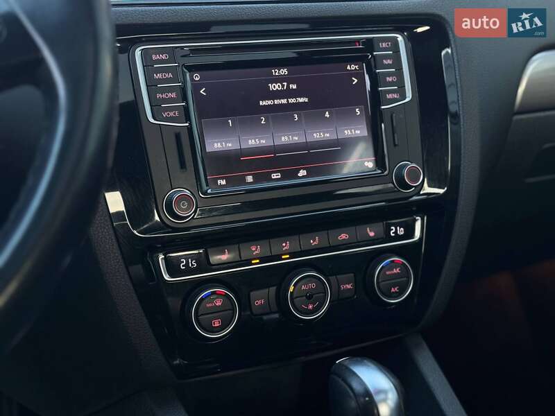Седан Volkswagen Jetta 2017 в Ровно фото 44 Седан Volkswagen Jetta 2017 в Ровно