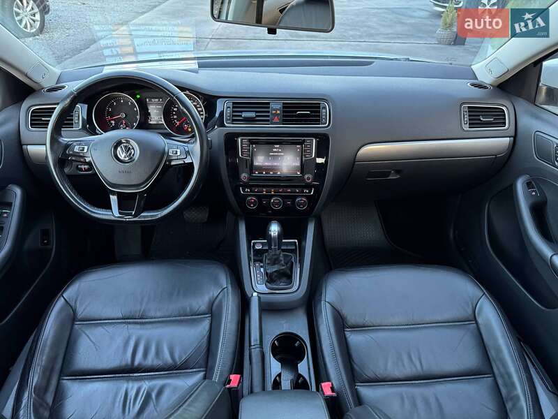 Седан Volkswagen Jetta 2017 в Ровно фото 54 Седан Volkswagen Jetta 2017 в Ровно