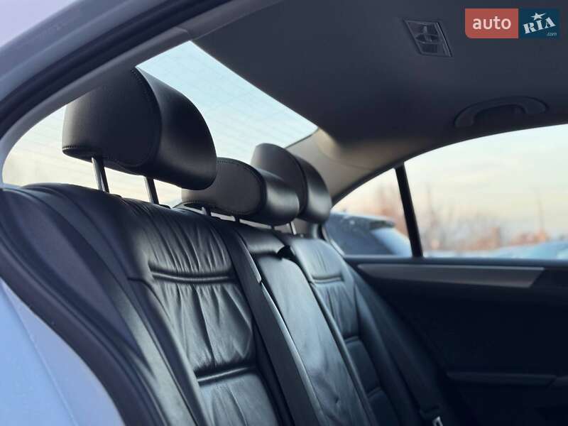 Седан Volkswagen Jetta 2017 в Ровно фото 63 Седан Volkswagen Jetta 2017 в Ровно