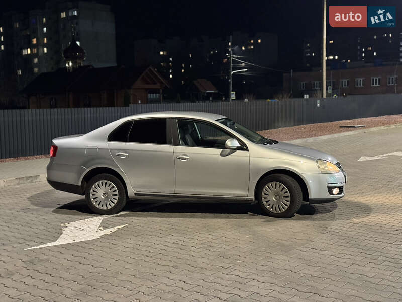 Седан Volkswagen Jetta 2008 в Хмельницком