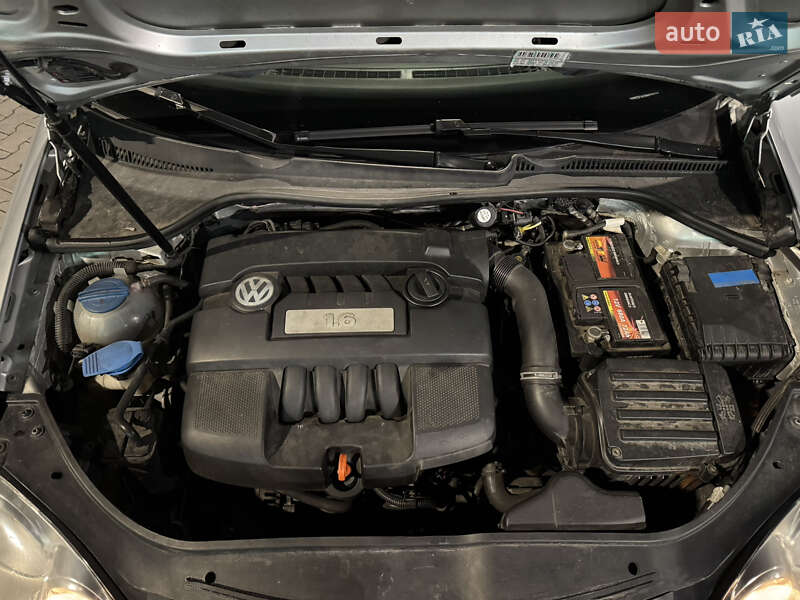 Седан Volkswagen Jetta 2008 в Хмельницком