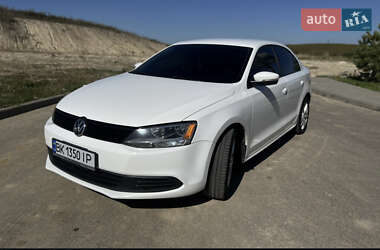 Седан Volkswagen Jetta 2010 в Ровно