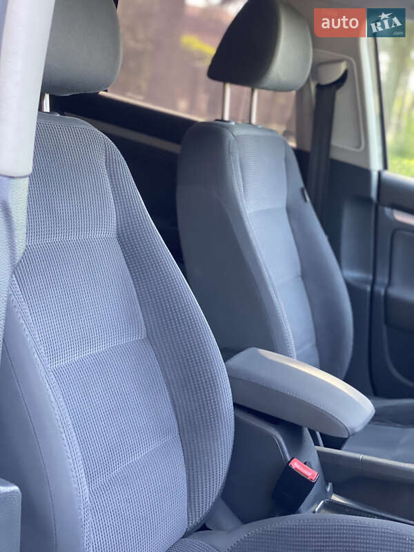 Седан Volkswagen Jetta 2007 в Старокостянтинові