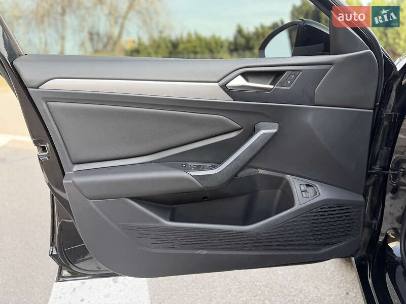 Седан Volkswagen Jetta 2021 в Києві