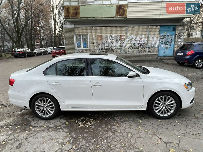 Седан Volkswagen Jetta 2012 в Києві