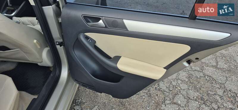 Седан Volkswagen Jetta 2012 в Харкові