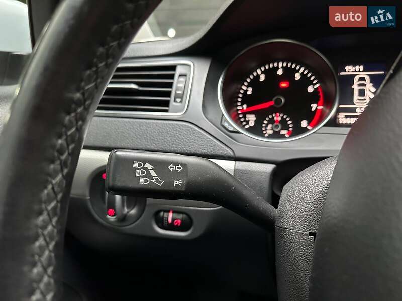 Седан Volkswagen Jetta 2016 в Києві