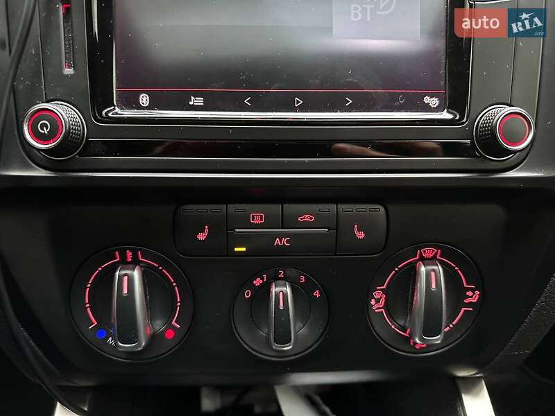 Седан Volkswagen Jetta 2016 в Києві