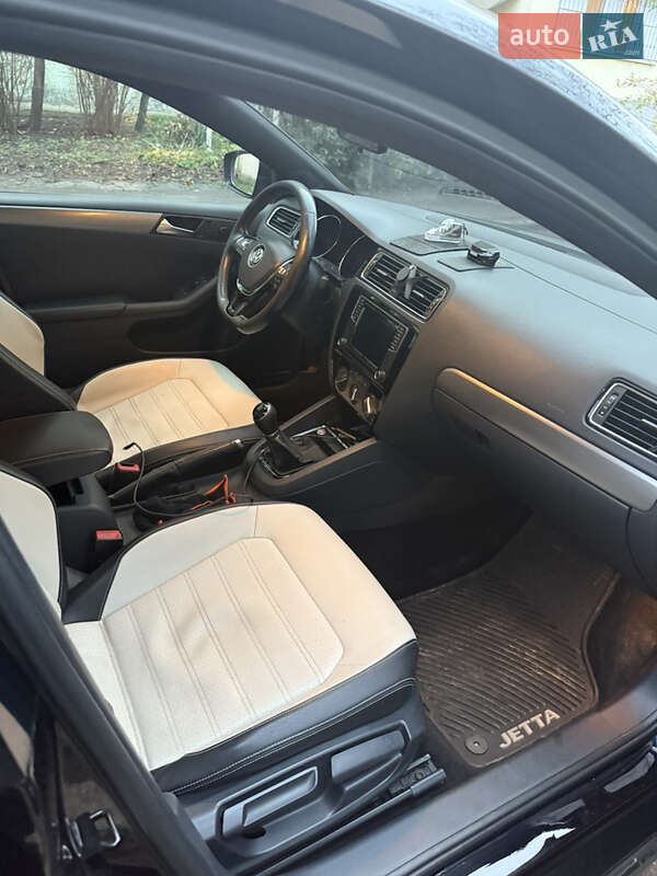 Седан Volkswagen Jetta 2016 в Харкові