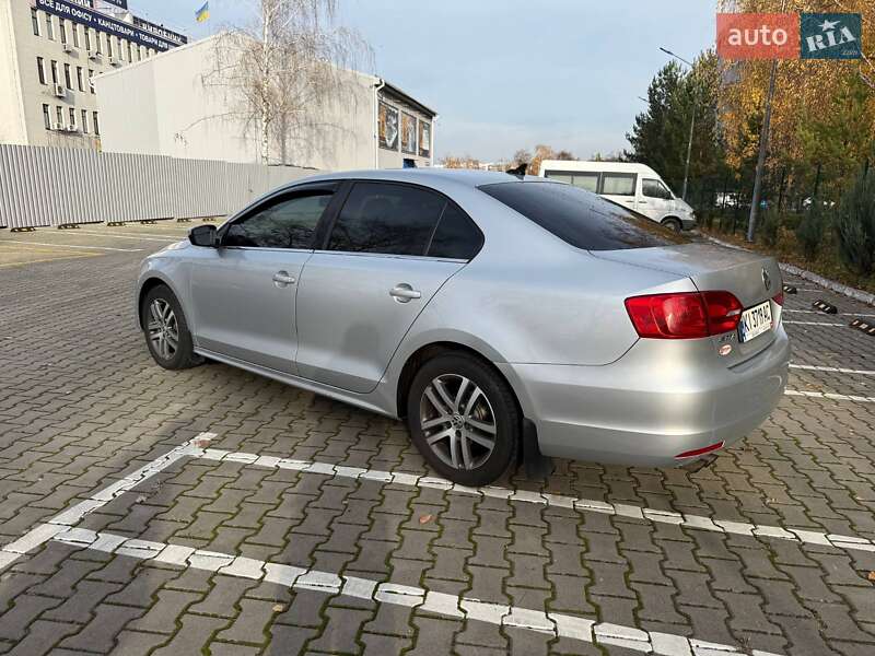 Седан Volkswagen Jetta 2011 в Киеве фото 7 Седан Volkswagen Jetta 2011 в Киеве