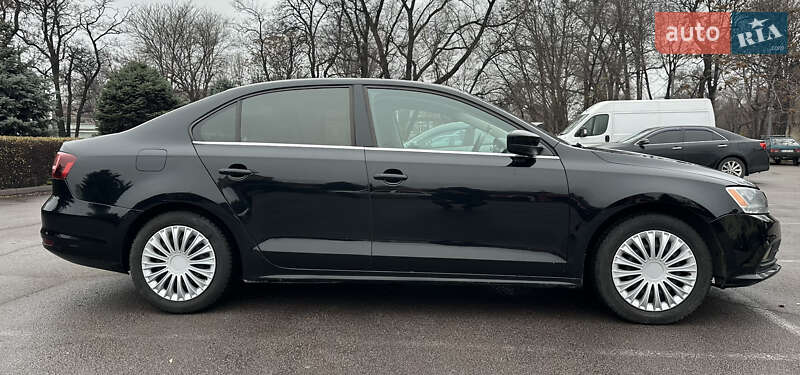 Седан Volkswagen Jetta 2017 в Дніпрі